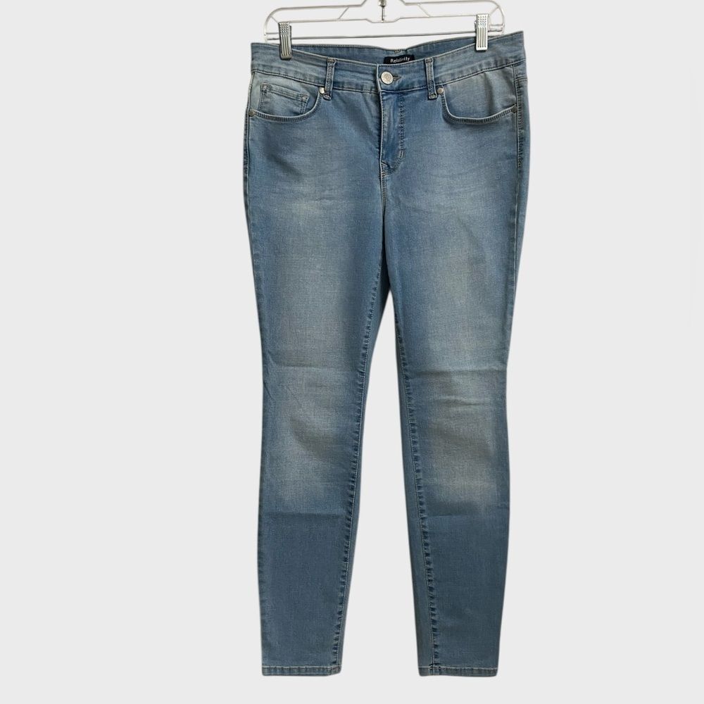 Relativity Women's Light Wash Faded Skinny Jeans Size 10 Whiskering Grunge Y2K